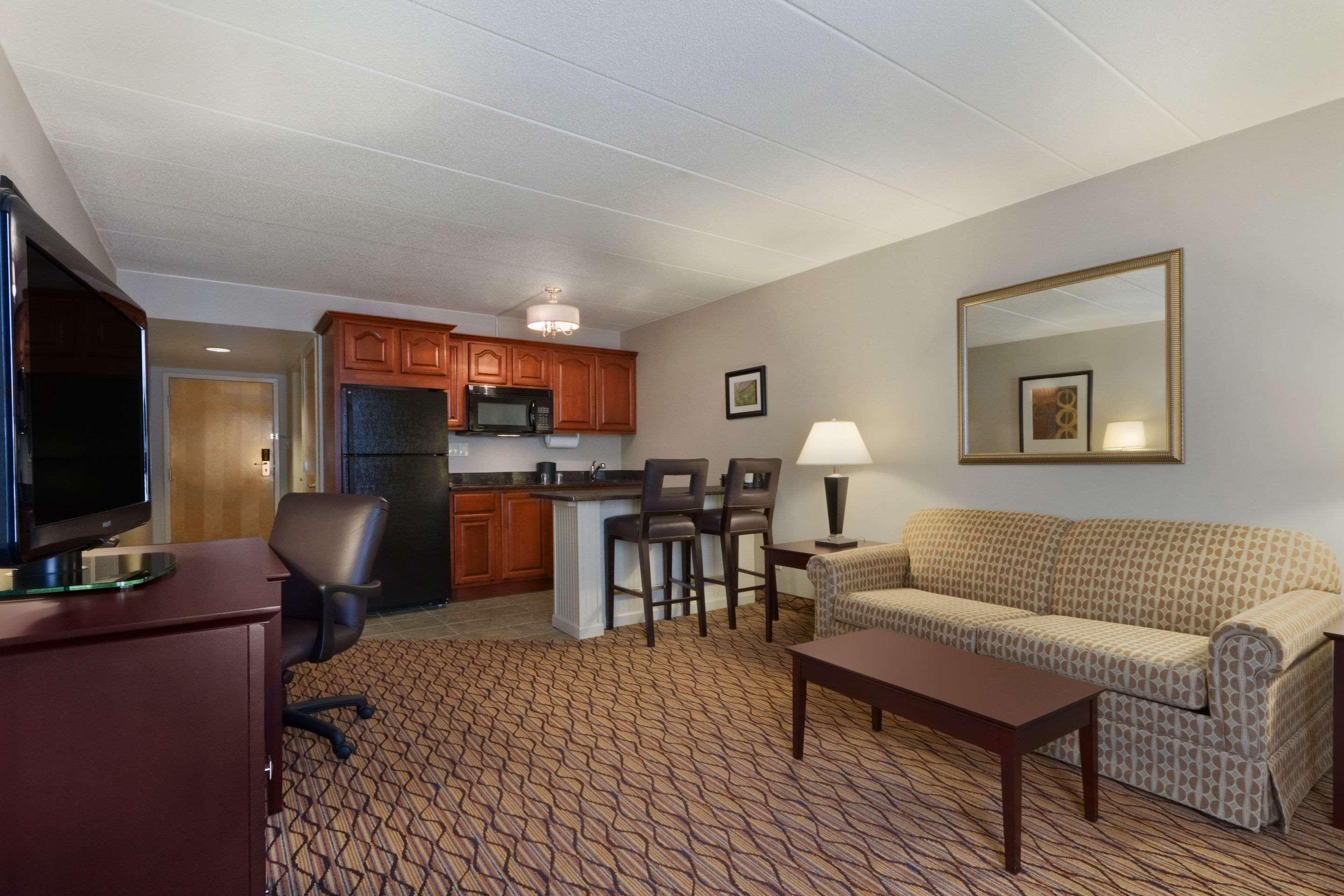 Comfort Inn & Suites Glen Mills - West Chester Exterior foto